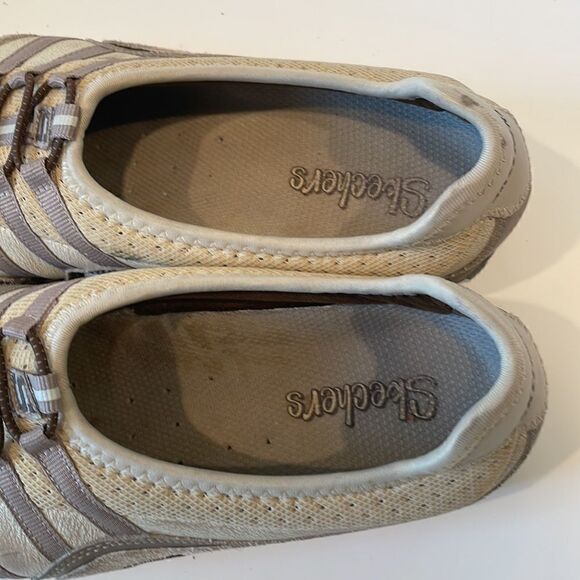 Sketchers Women’s  Slip On Tan Leather Athletic Walk Bike Shoes 6.5 - Picture 4 of 8
